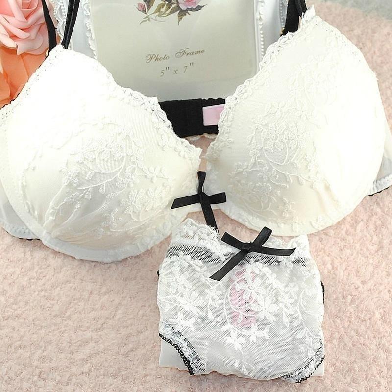 Romantic Lace Push Up Bra And Panty Set - Bra & Panties Sets